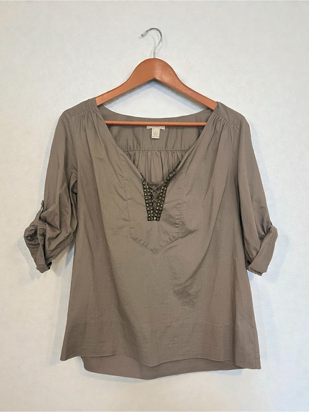 J. Crew Taupe Tassel Tie Blouse 100% Cotton Shirt V-Neck 3/4 Sleeve size 8